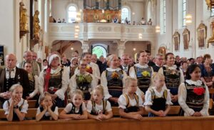 Trachtenverein-Kirche